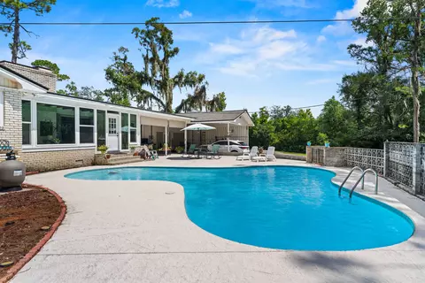 Exterior - 107 Pine Tree Rd, Perry, FL 32348 photo 2 of 19