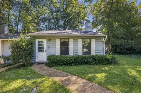 226 Parkbrook Cir, Tallahassee, FL 32301