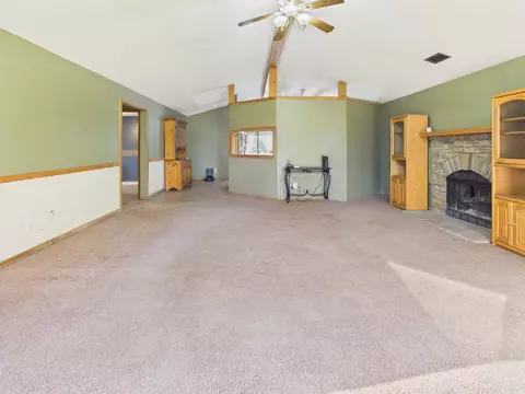 Living - 3595 Azalea Dr, Perry, FL 32348 photo 5 of 5