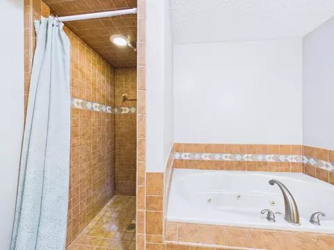 Bath - 3595 Azalea Dr, Perry, FL 32348 photo 3 of 7
