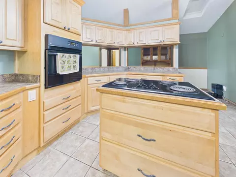Kitchen - 3595 Azalea Dr, Perry, FL 32348 photo 4 of 6