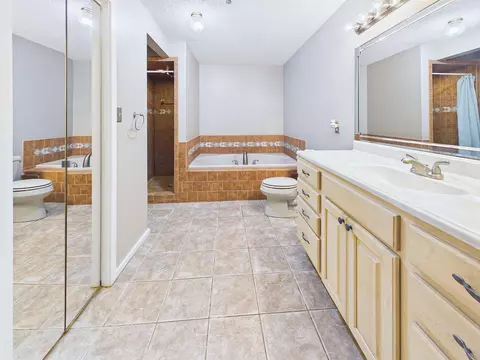 Bath - 3595 Azalea Dr, Perry, FL 32348 photo 1 of 7