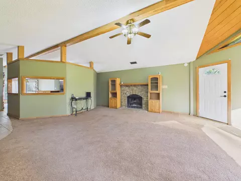 Living - 3595 Azalea Dr, Perry, FL 32348 photo 3 of 5