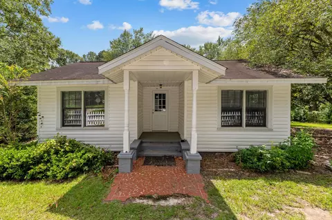211 E 10th Ave, Havana, FL 32333