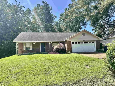 837 Stone House Rd, Tallahassee, FL 32301