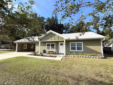 1622 Dr Martin Luther King Jr Memorial Rd, Crawfordville, FL 32327