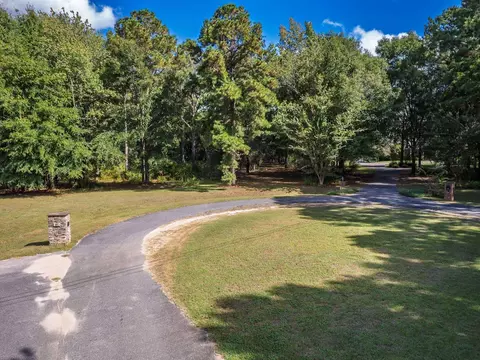865 Frances Dr, Havana, FL 32333