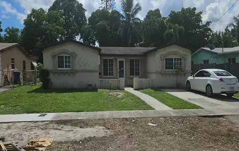 3698 NW 39th St, Lauderdale Lakes, FL 33309