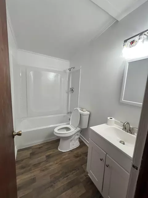 Bath - 258 Harbin Rd, Quincy, FL 32351 photo 1 of 3