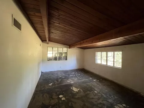 Living - 258 Harbin Rd, Quincy, FL 32351 photo 2 of 6