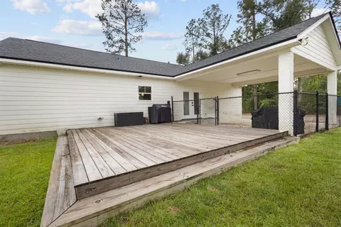 Exterior - 310 Judson Dr, Perry, FL 32348 photo 2 of 7