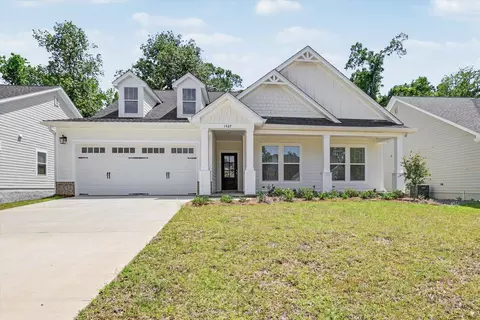 1516 Summerbrooke Dr, Tallahassee, FL 32312