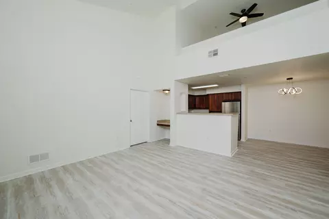 2801 Chancellorsville Dr #328, Tallahassee, FL 32312