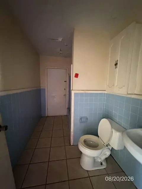 Bath - 201 Alice St, Perry, FL 32348 photo 1 of 2