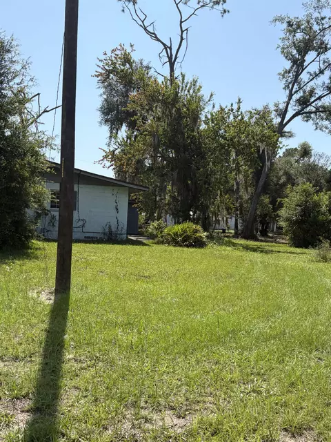 Exterior - 201 Alice St, Perry, FL 32348 photo 6 of 7