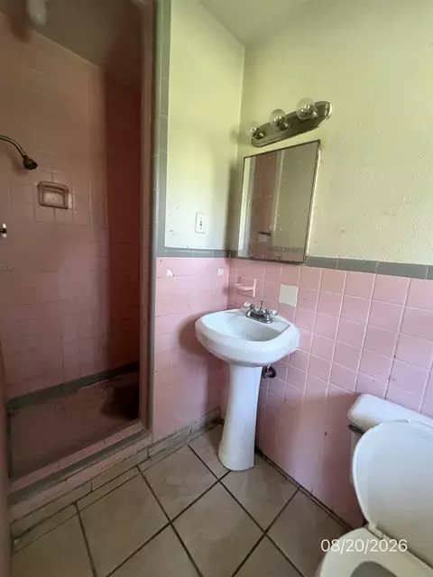 Bath - 201 Alice St, Perry, FL 32348 photo 2 of 2