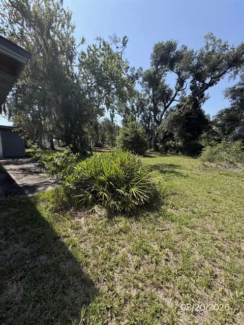 Exterior - 201 Alice St, Perry, FL 32348 photo 3 of 7