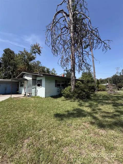 Exterior - 201 Alice St, Perry, FL 32348 photo 4 of 7