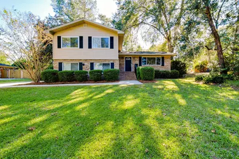 3037 Corrib Dr, Tallahassee, FL 32309