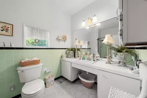 Bath - 12110 Morris Steen Rd, Greenville, FL 32331 photo 1 of 3
