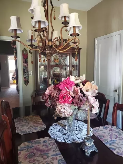 Dining - 12110 Morris Steen Rd, Greenville, FL 32331 photo 3 of 5