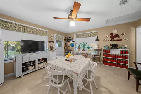Dining - 12110 Morris Steen Rd, Greenville, FL 32331 photo 2 of 5
