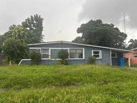 3760 SW 47th St, West Park, FL 33023