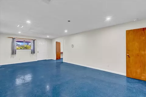 Living - 103 Crest Dr, Perry, FL 32348 photo 7 of 7