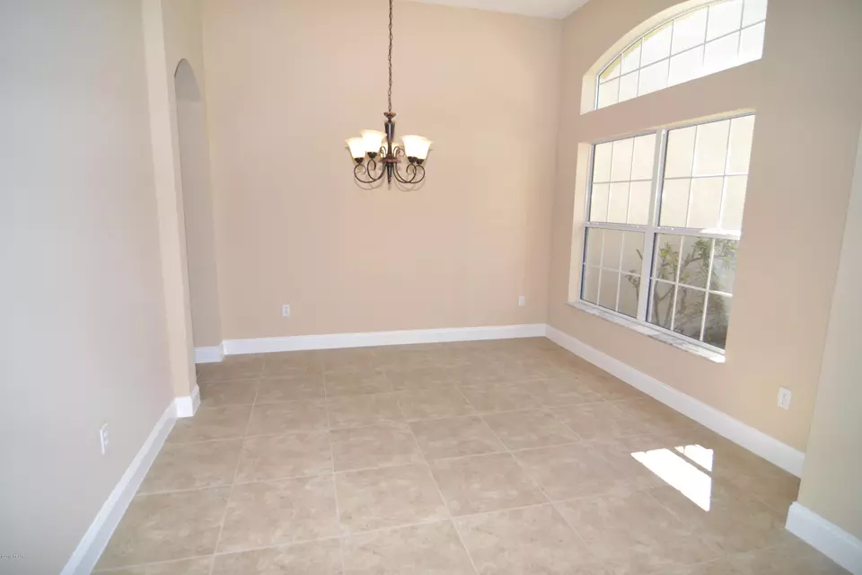 25 Rickenbacker Dr, Palm Coast, FL 32164 photo 4