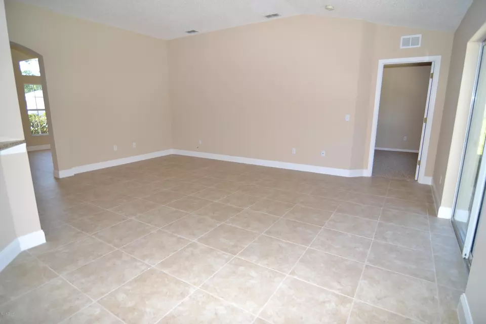  25 Rickenbacker Dr, Palm Coast, FL 32164 photo 8