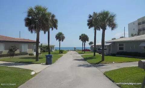 1 Breezeway Dr, Ormond Beach, FL 32176 photo 1