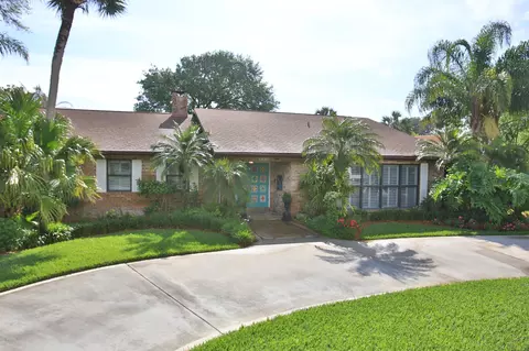 929 John Anderson Dr, Ormond Beach, FL 32176 photo 1