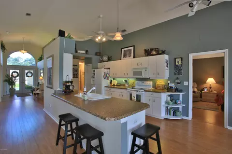 916 Woodstream Ln, Ormond Beach, FL 32174 photo 9
