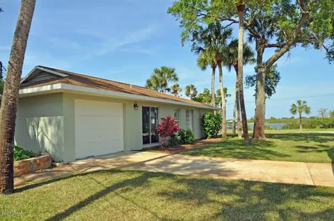 1016 S Riverside Dr, Edgewater, FL 32132 photo 4