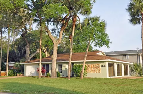 1016 S Riverside Dr, Edgewater, FL 32132 photo 1