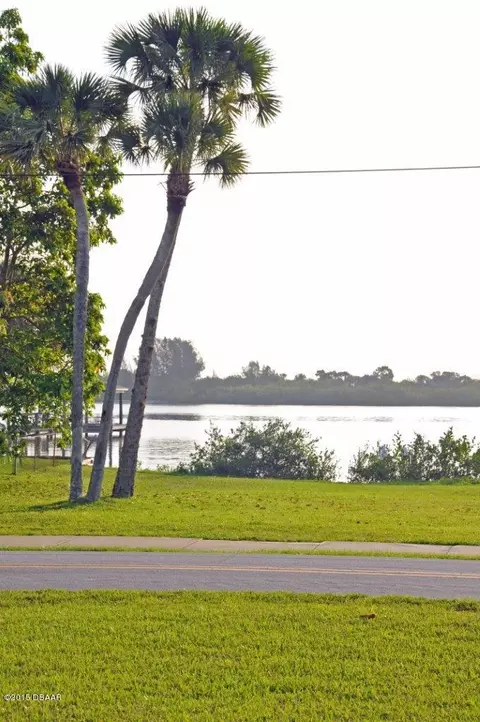 1016 S Riverside Dr, Edgewater, FL 32132 photo 6