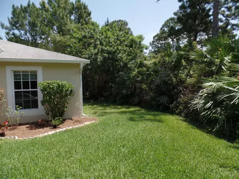 2743 Banyan Dr, Edgewater, FL 32141 photo 3