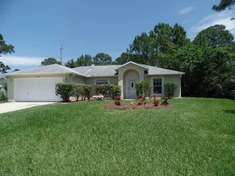 2743 Banyan Dr, Edgewater, FL 32141 photo 1