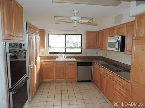2 Julie Dr, Ormond Beach, FL 32176 photo 4