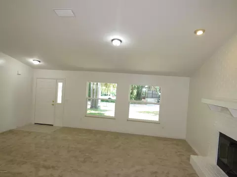 2526 Mango Tree Dr, Edgewater, FL 32141 photo 3