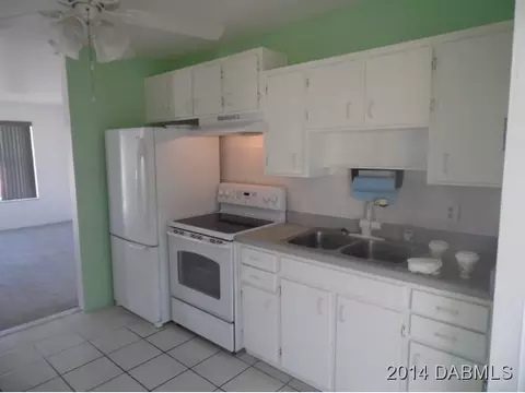 52 Seaside Dr, Ormond Beach, FL 32176 photo 10
