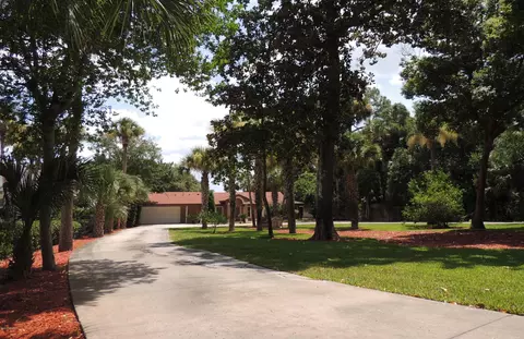 647 N Beach St, Ormond Beach, FL 32174 photo 1