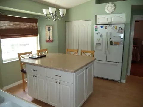 2425 Orange Tree Dr, Edgewater, FL 32141 photo 7