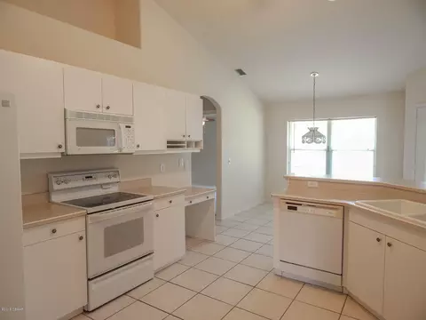 15 Eagle Crest Path, Palm Coast, FL 32164 photo 5