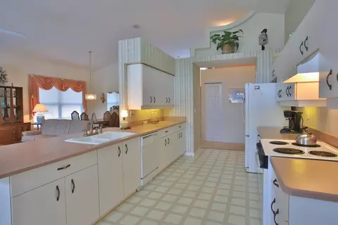 903 Brookridge Ln, Ormond Beach, FL 32174 photo 9