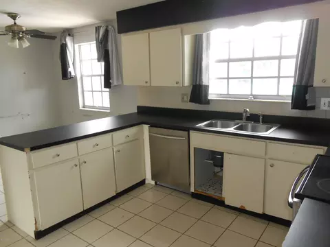 199 Sandcastle Dr, Ormond Beach, FL 32176 photo 3
