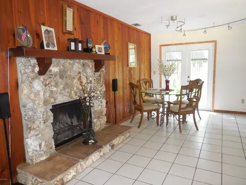 913 Brookside Dr, Ormond Beach, FL 32174 photo 9