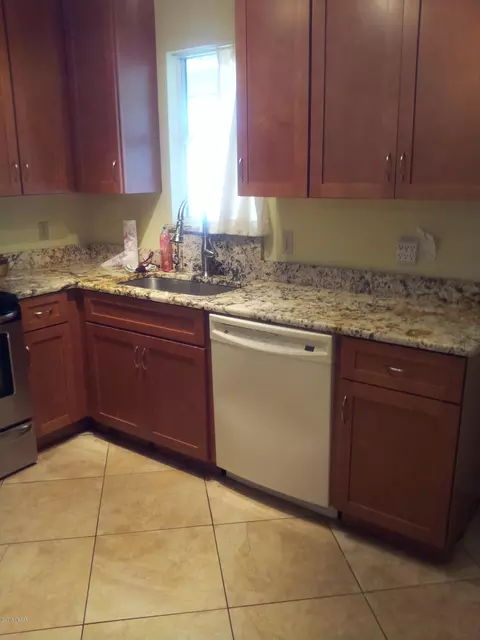 42 Plaza Dr, Ormond Beach, FL 32176 photo 7