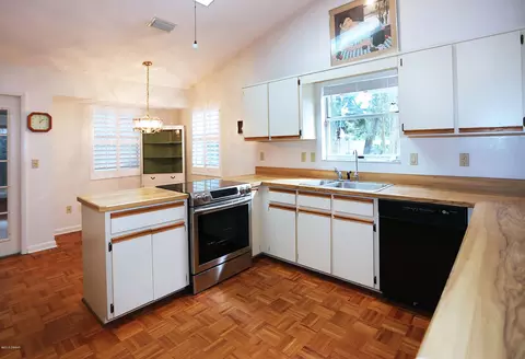 6 Acacia Ct, Ormond Beach, FL 32174 photo 8