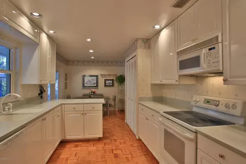 136 River Bluff Dr, Ormond Beach, FL 32174 photo 8